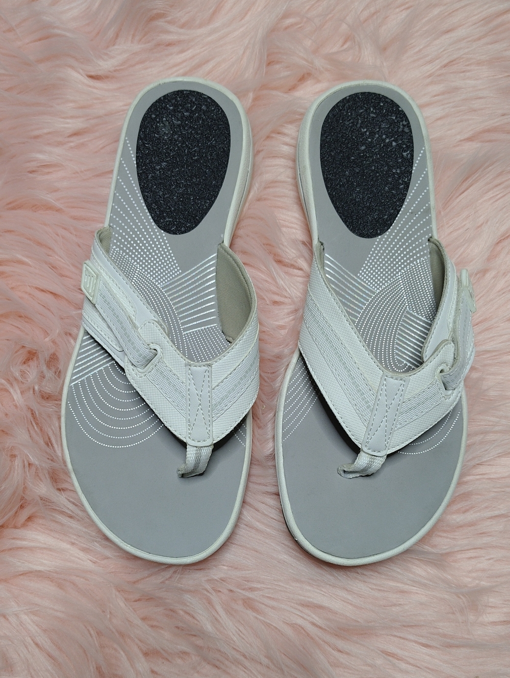 Clarks Women's Light Gray Comfort Flip Sandals